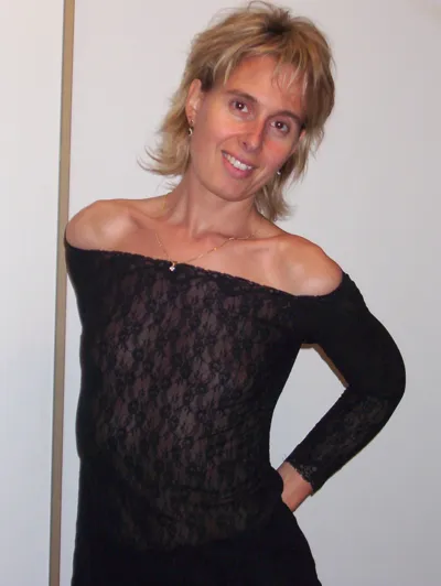 Hélène, cougar sexy, cherche homme pour jeux & plaisirs